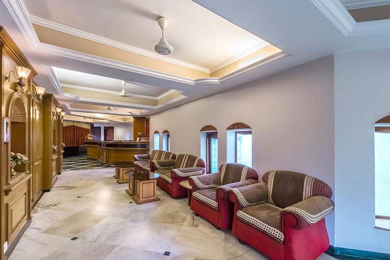 Hotel Galaxy Surat Zewnętrze zdjęcie