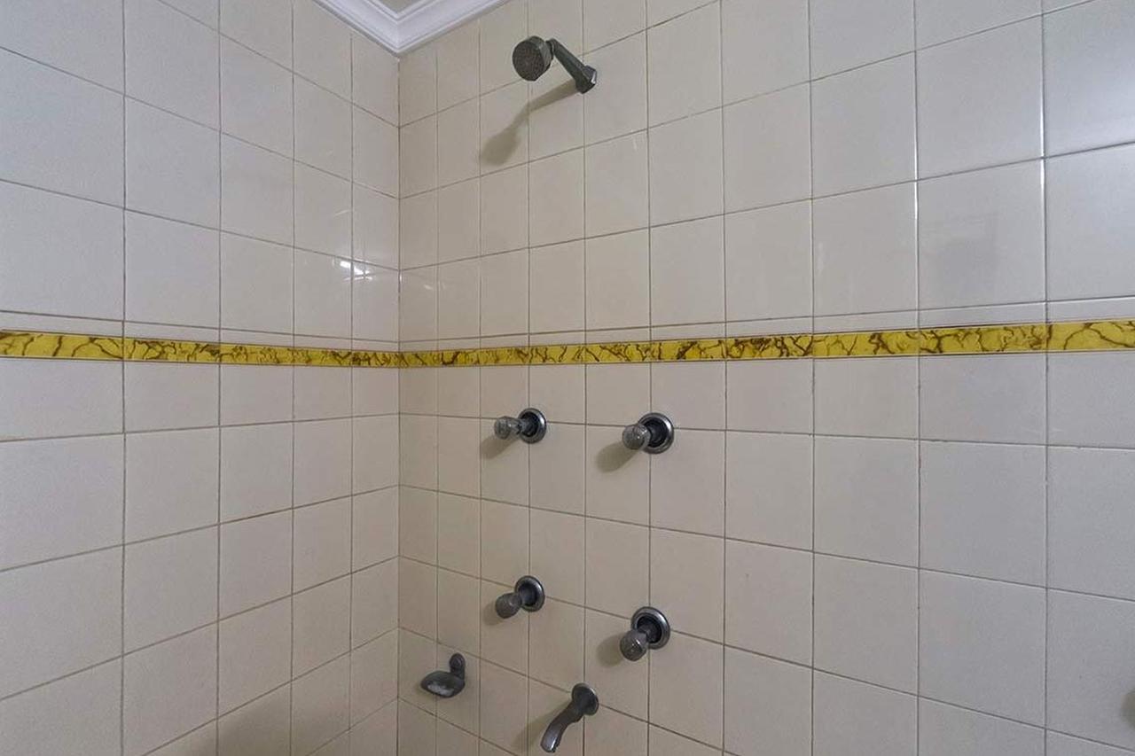 Hotel Galaxy Surat Zewnętrze zdjęcie